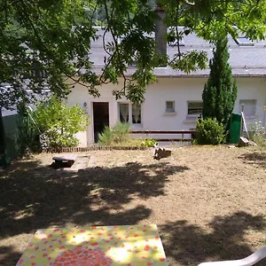 Appartement Studio Cosy Avec Terrasse Et Jardinet France